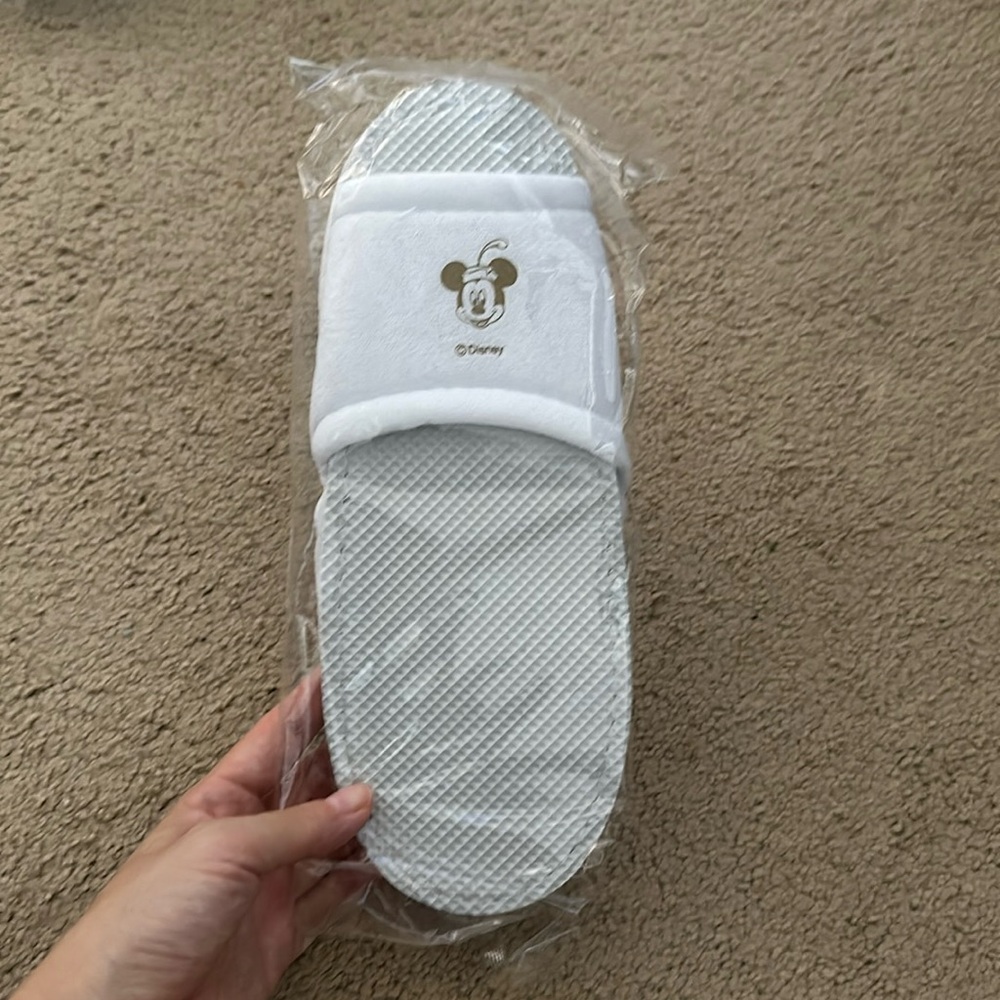 💜5 for $25 New! Disney Mickey bedroom slippers